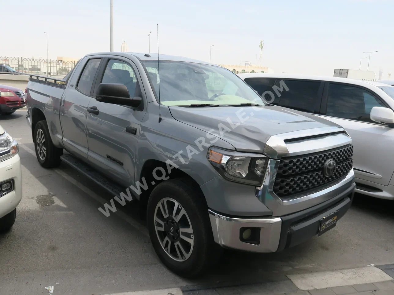 Toyota  Tundra  2019  Automatic  145,000 Km  8 Cylinder  Four Wheel Drive (4WD)  Pick Up  Gray