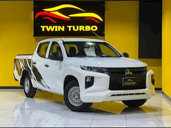 ميتسوبيشي  ال 200  2020  عادي  138,000 كم  4 سلندر  دفع خلفي  بيكب  أبيض