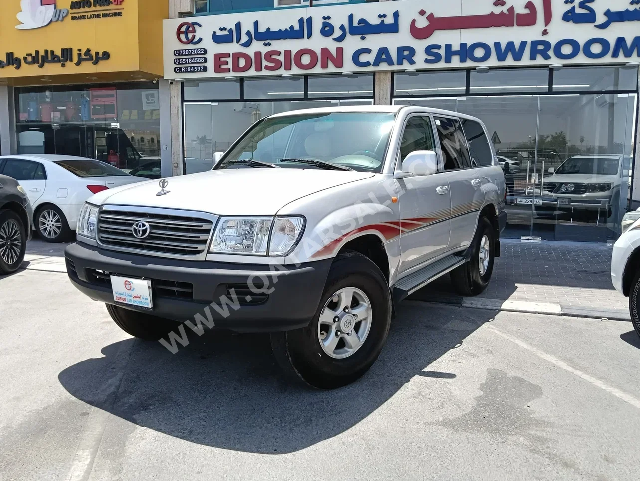 تويوتا  لاند كروزر  جي اكس  2003  عادي  340,000 كم  6 سلندر  دفع رباعي  اس يو في  فضي