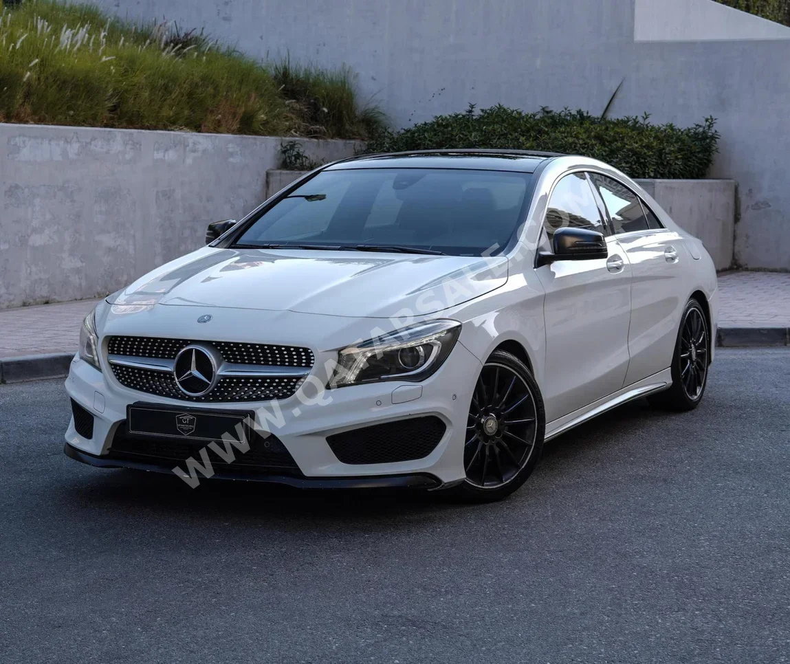 Mercedes-Benz  CLA  250  2016  Automatic  129,000 Km  4 Cylinder  Rear Wheel Drive (RWD)  Sedan  White