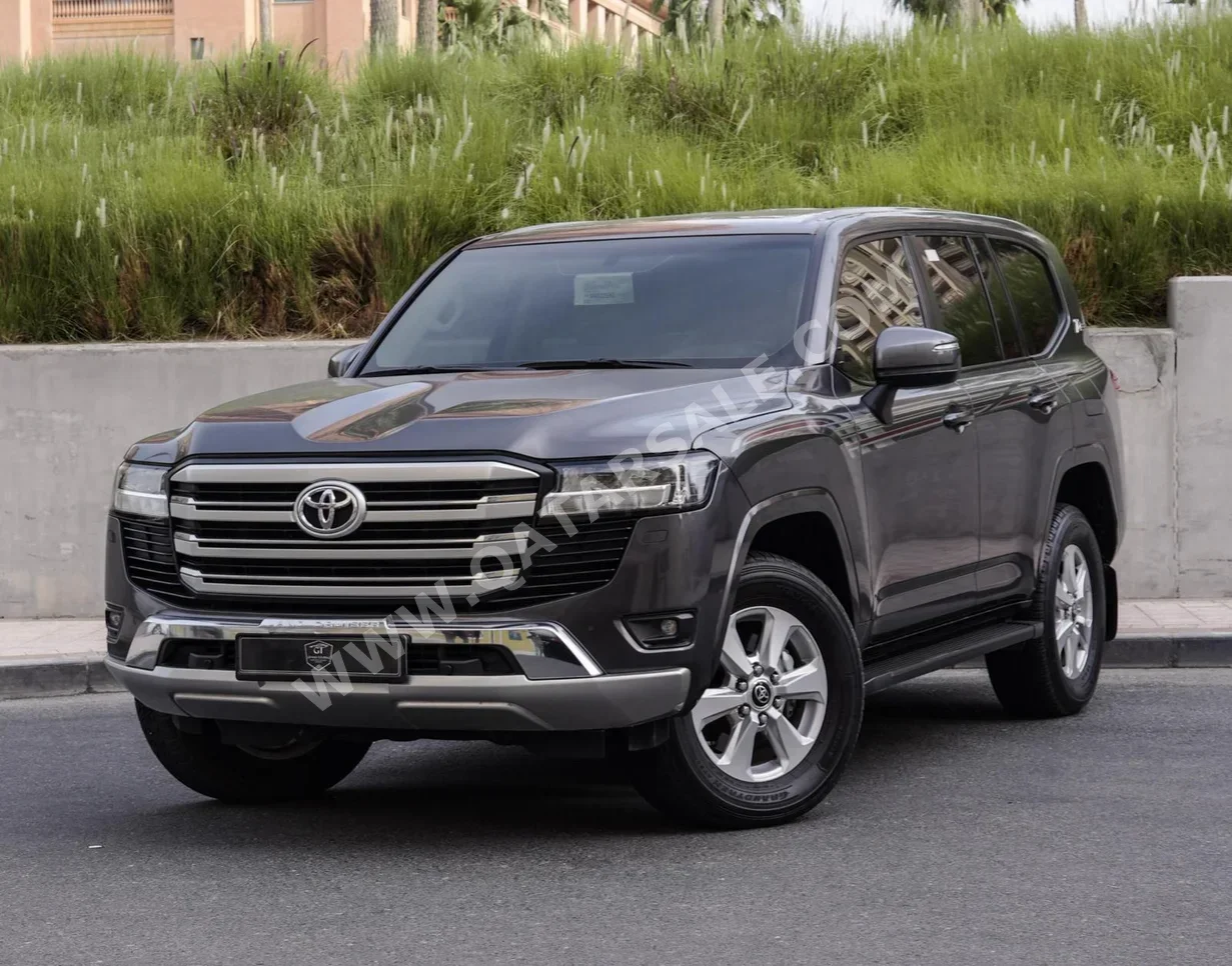 Toyota  Land Cruiser  GXR Twin Turbo  2022  Automatic  5,000 Km  6 Cylinder  Four Wheel Drive (4WD)  SUV  Gray  With Warranty