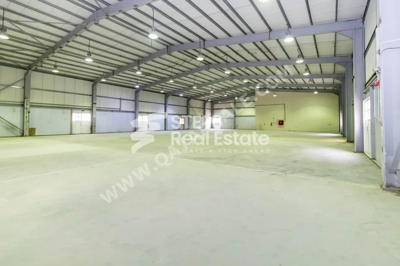 Warehouses & Stores - Al Rayyan  - Industrial Area  -Area Size: 950 Square Meter