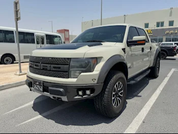 Ford  F  150 Raptor  2013  Automatic  136,000 Km  8 Cylinder  Four Wheel Drive (4WD)  Pick Up  Beige