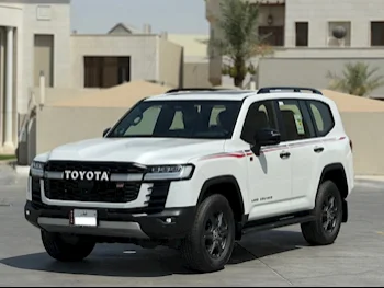 Toyota  Land Cruiser  GR Sport Twin Turbo  2025  Automatic  0 Km  6 Cylinder  Four Wheel Drive (4WD)  SUV  White  With Warranty
