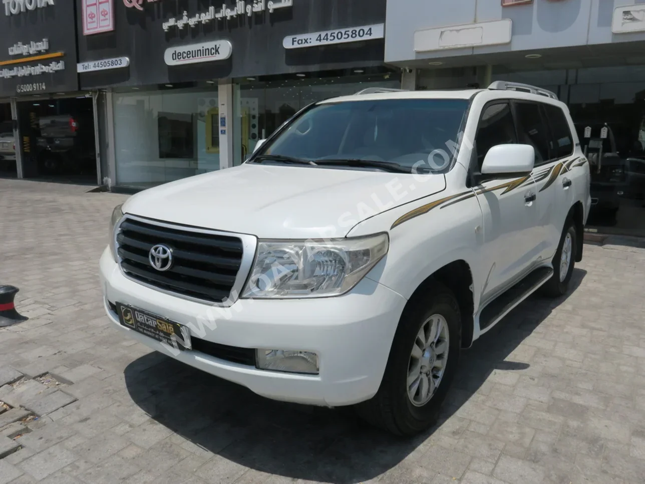 Toyota  Land Cruiser  GXR  2011  Automatic  440,000 Km  8 Cylinder  Four Wheel Drive (4WD)  SUV  White