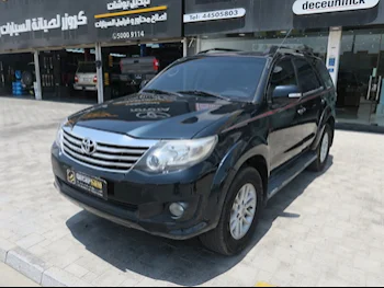 تويوتا  فورشنر  2012  اوتوماتيك  270,000 كم  6 سلندر  دفع رباعي  اس يو في  أسود