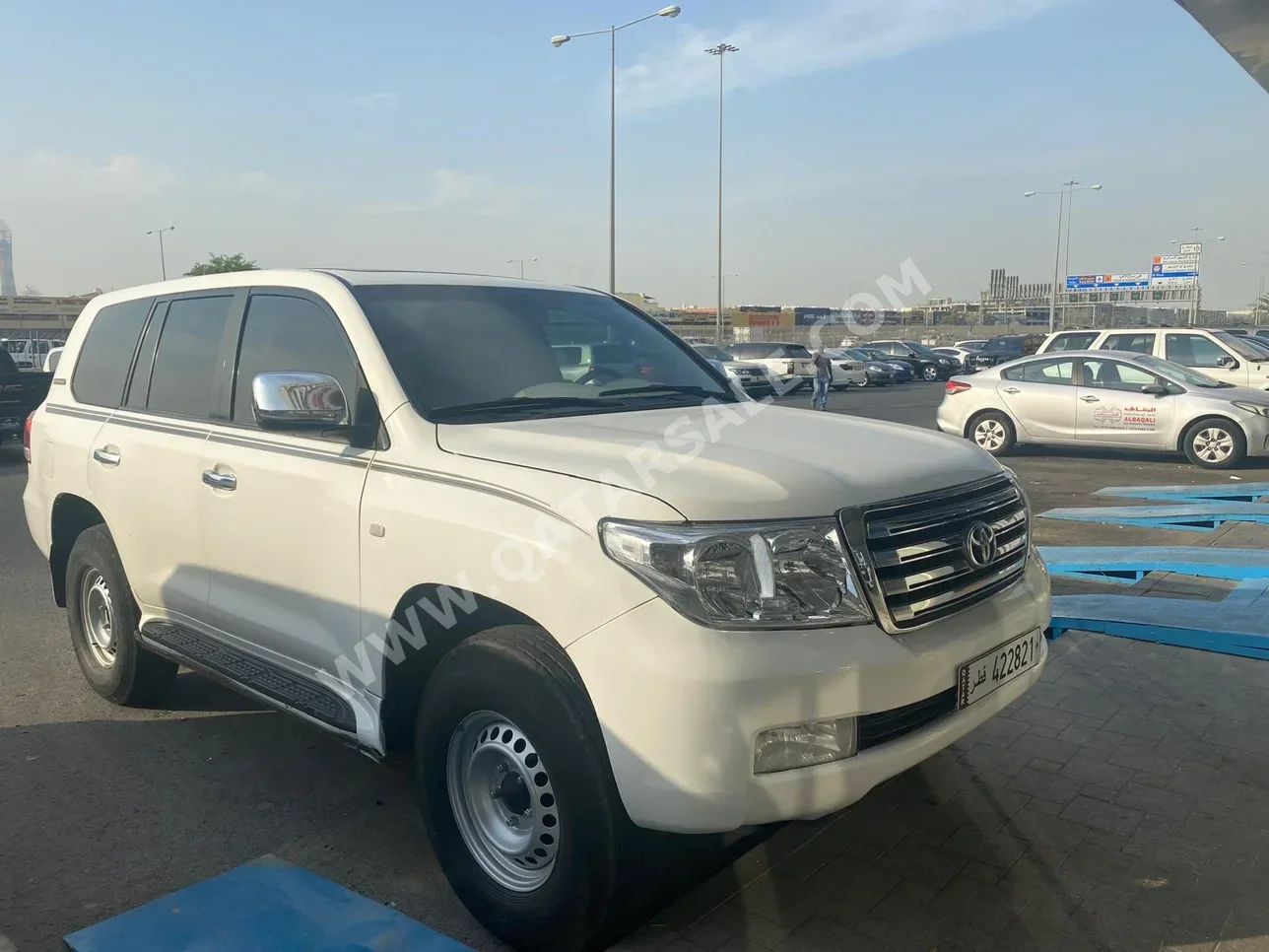 Toyota  Land Cruiser  GXR  2011  Automatic  223,000 Km  8 Cylinder  Four Wheel Drive (4WD)  SUV  White