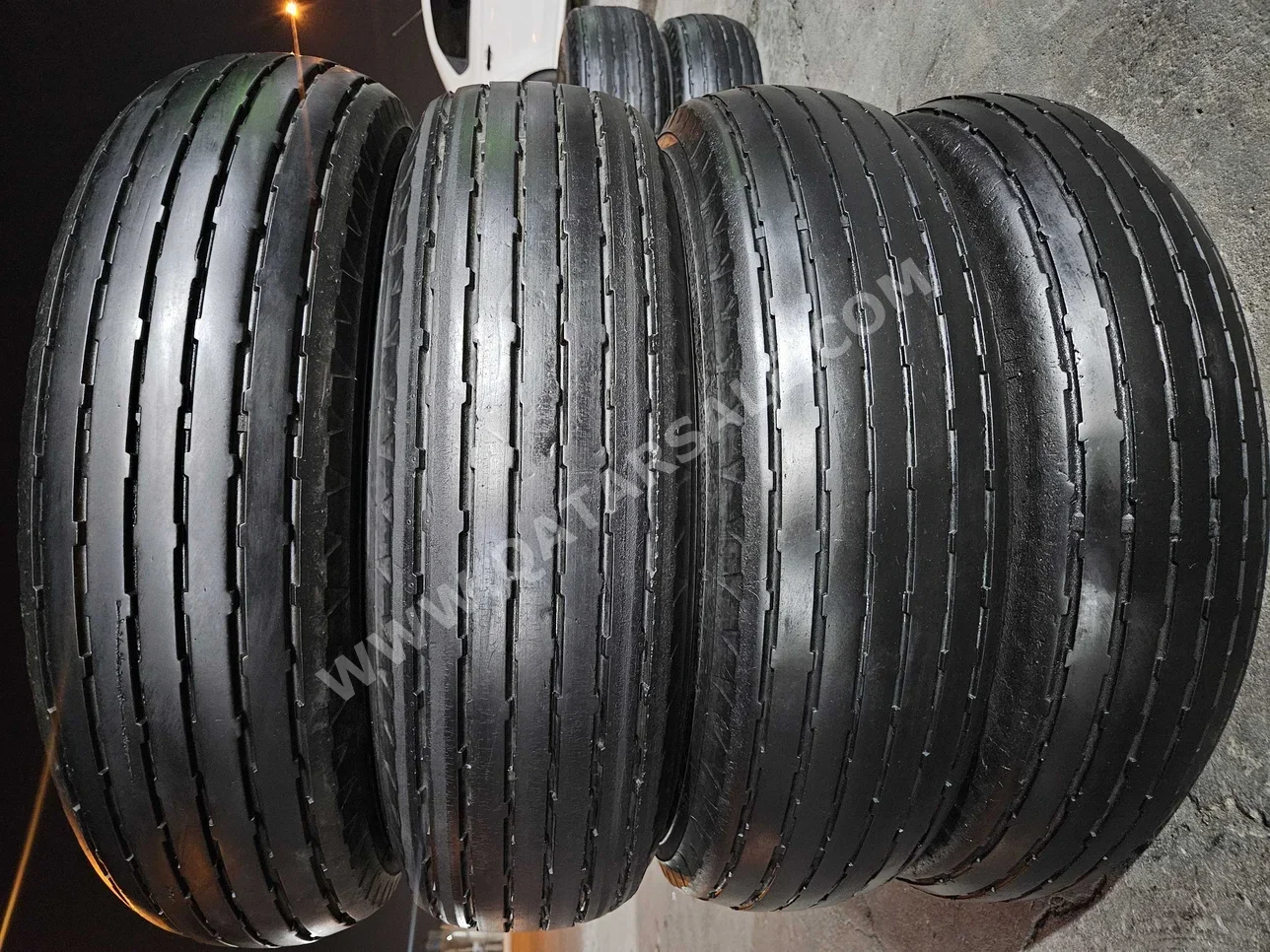 العجلات والجنوط (الرنقات) صنع في فيتنام \  4 مواسم  180 ميليمتر  17"