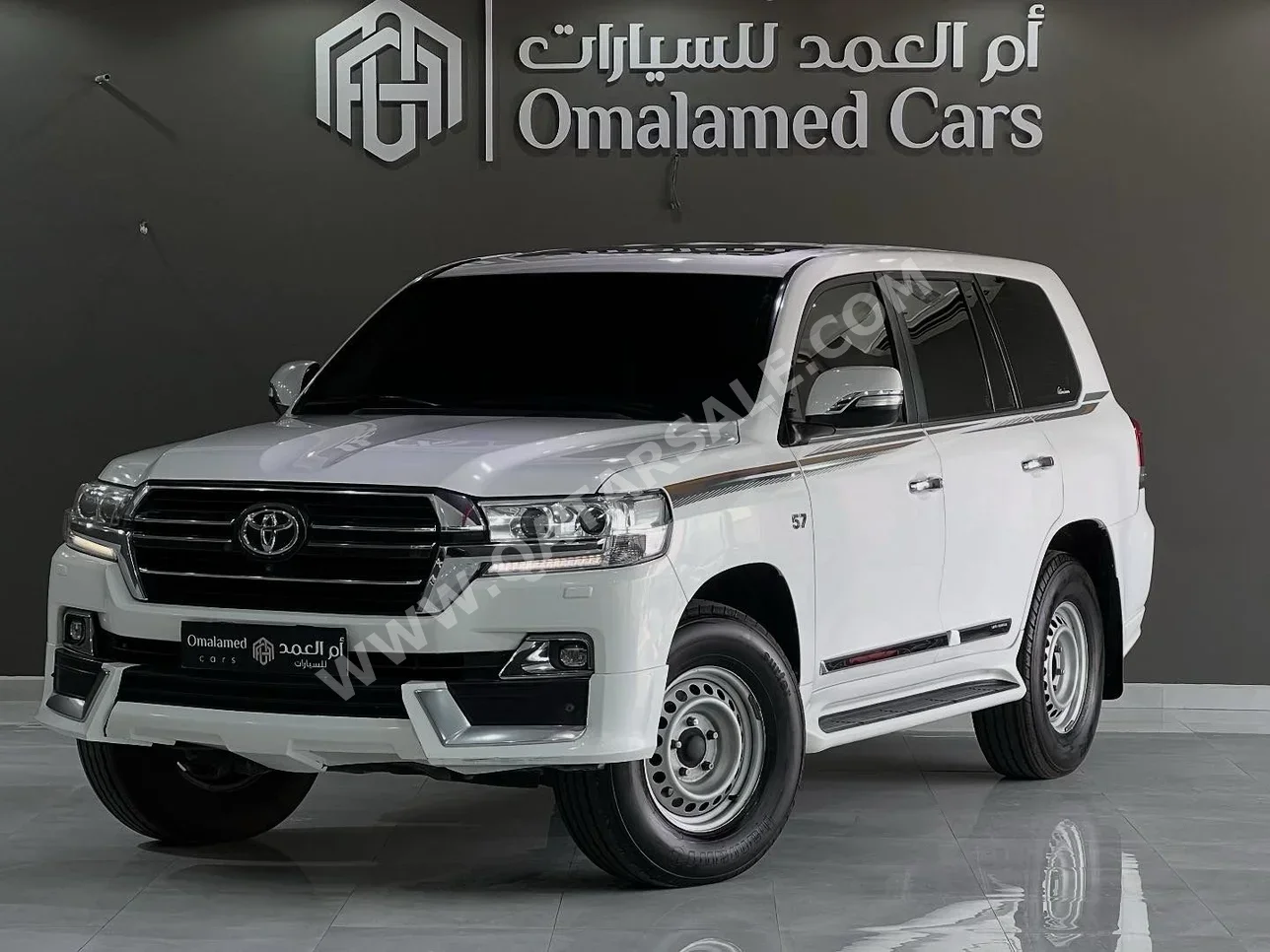 Toyota  Land Cruiser  VXR  2018  Automatic  300,000 Km  8 Cylinder  Four Wheel Drive (4WD)  SUV  White