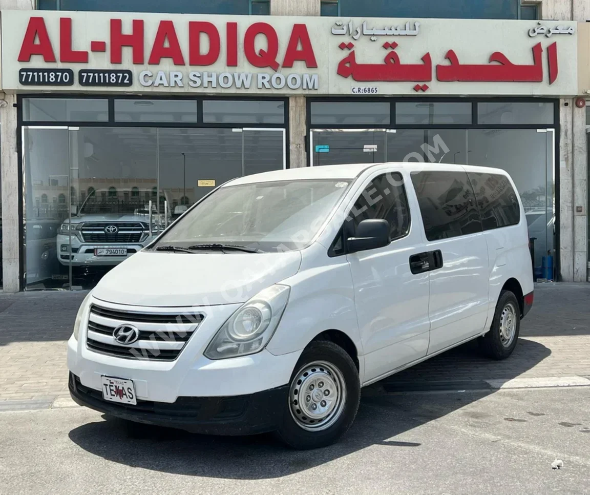 Hyundai  Van H1  2017  Automatic  261,000 Km  4 Cylinder  Rear Wheel Drive (RWD)  Van / Bus  White