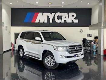 Toyota  Land Cruiser  VXR  2016  Automatic  146,000 Km  8 Cylinder  Four Wheel Drive (4WD)  SUV  White