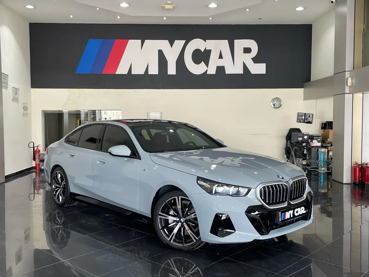BMW  5-Series  530i  2025  Automatic  3,000 Km  4 Cylinder  Rear Wheel Drive (RWD)  Sedan  Gray Nardo  With Warranty