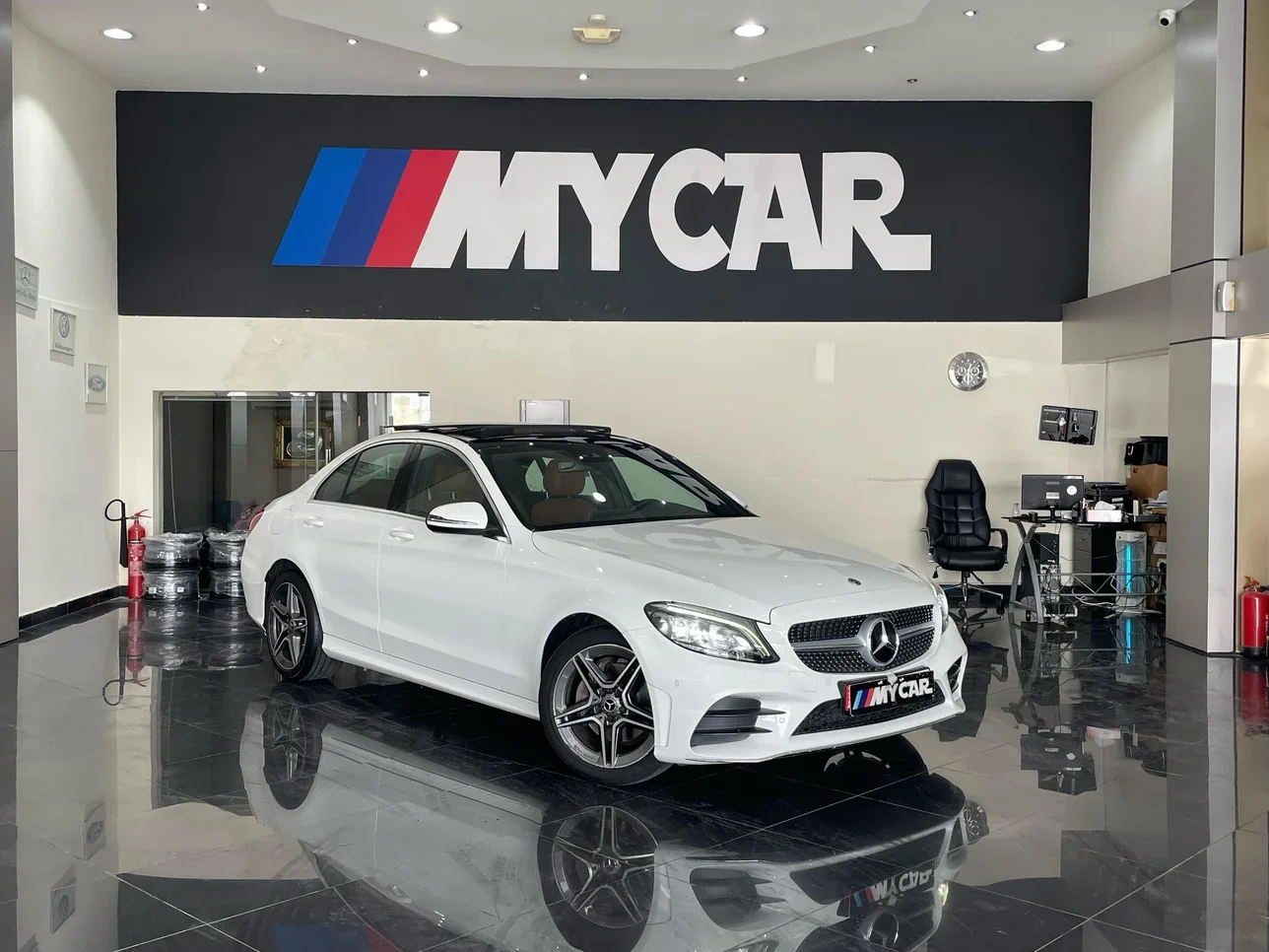 Mercedes-Benz  C-Class  200 AMG  2019  Automatic  34,000 Km  4 Cylinder  Rear Wheel Drive (RWD)  Sedan  White