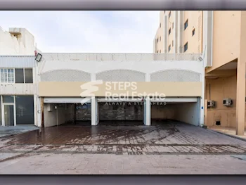 Commercial Shops - Not Furnished  - Doha  - Fereej Old Al Hitmi