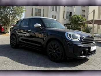 Mini  Cooper  CountryMan  2021  Automatic  45,000 Km  4 Cylinder  Rear Wheel Drive (RWD)  Hatchback  Black