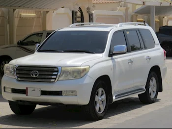 Toyota  Land Cruiser  VXR  2011  Automatic  293,000 Km  8 Cylinder  Four Wheel Drive (4WD)  SUV  White