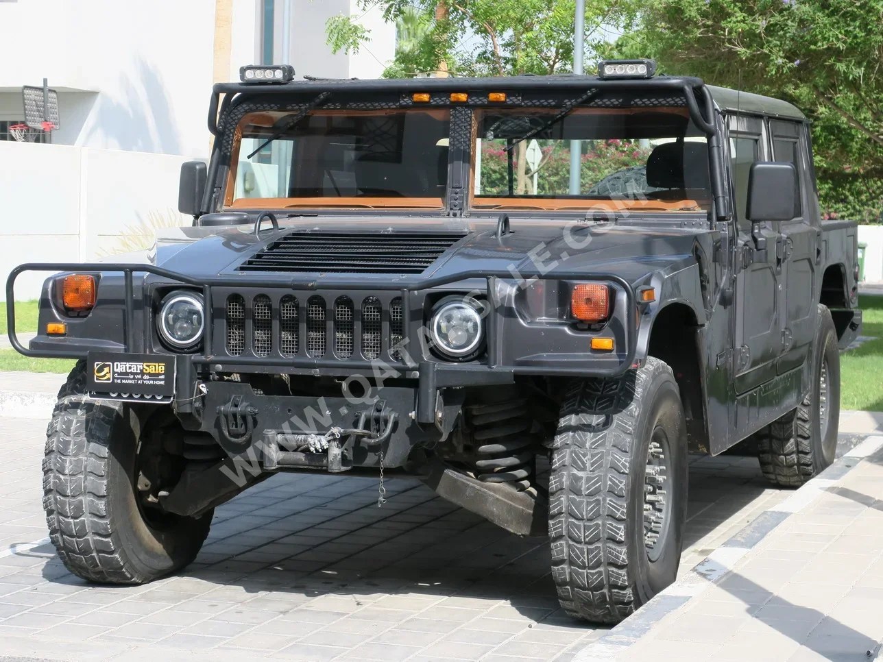 Hummer  H1  1994  Automatic  85,000 Km  8 Cylinder  Four Wheel Drive (4WD)  SUV  Gray