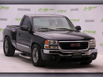 GMC  Sierra  2006  Automatic  183,000 Km  8 Cylinder  Four Wheel Drive (4WD)  Pick Up  Black