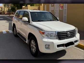 Toyota  Land Cruiser  GXR  2015  Automatic  192,000 Km  6 Cylinder  Four Wheel Drive (4WD)  SUV  White