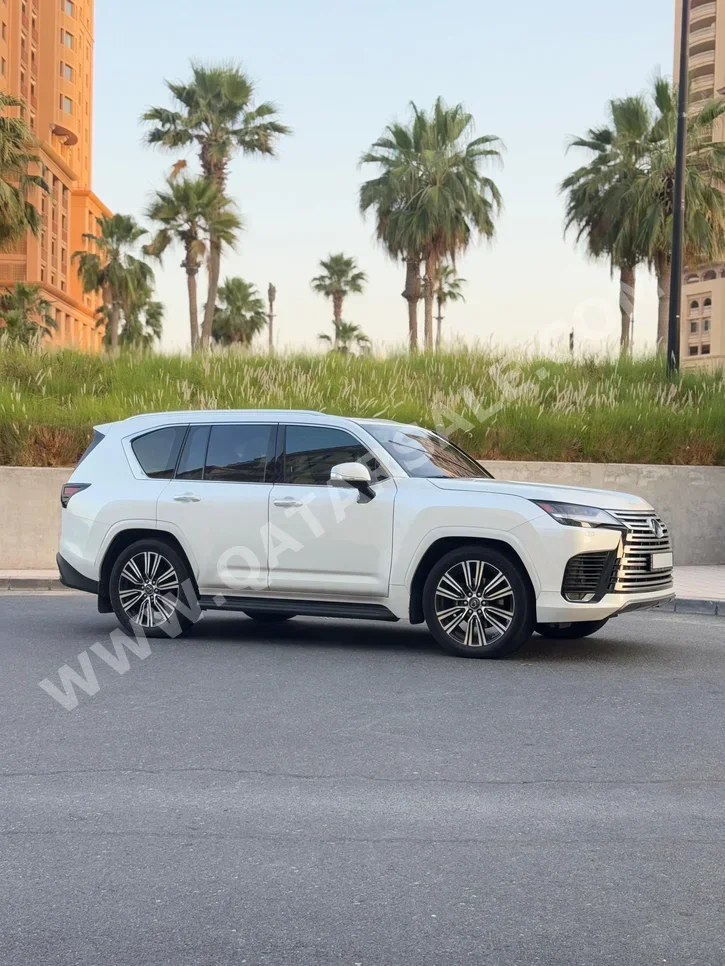 Lexus  LX  600 Luxury  2024  Automatic  6,000 Km  6 Cylinder  Four Wheel Drive (4WD)  SUV  White  With Warranty