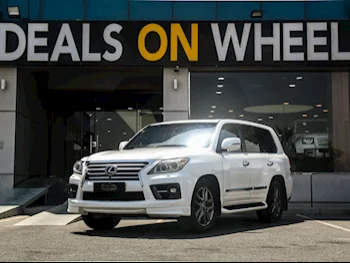 Lexus  LX  570 S  2015  Automatic  210,000 Km  8 Cylinder  Four Wheel Drive (4WD)  SUV  White