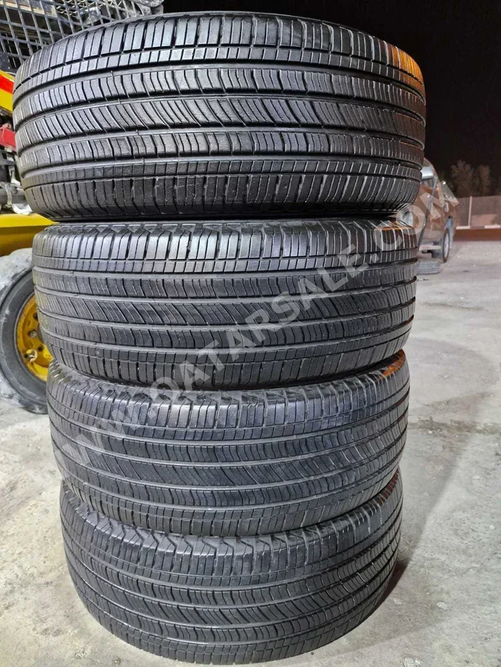 العجلات والجنوط (الرنقات) ميشلان صنع في الولايات المتحدة الأمريكية (الولايات المتحدة الأمريكية) \  4 مواسم  190 ميليمتر  18"  مع ضمان