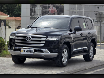 Toyota  Land Cruiser  GXR  2023  Automatic  42,000 Km  6 Cylinder  Four Wheel Drive (4WD)  SUV  Black  With Warranty