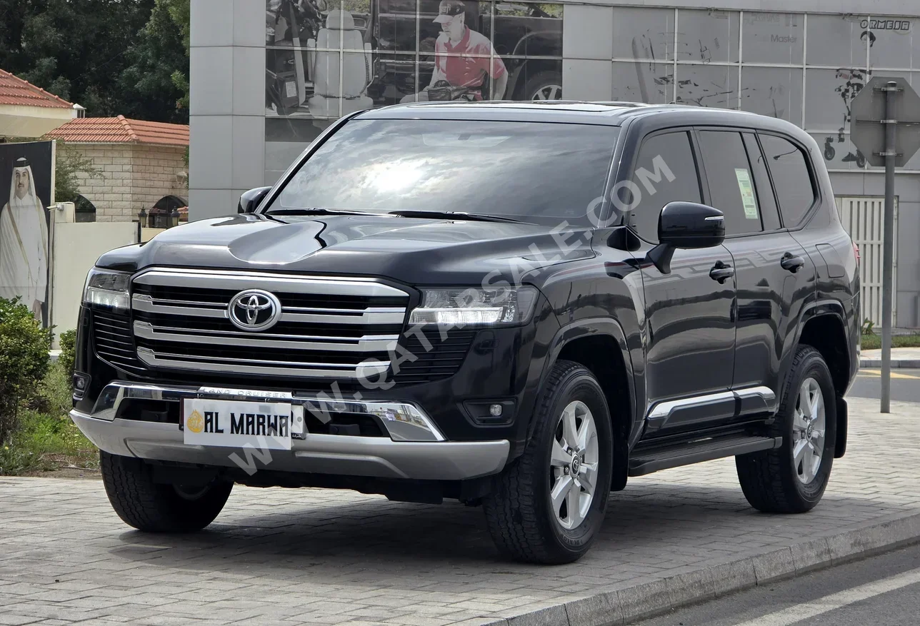 Toyota  Land Cruiser  GXR  2023  Automatic  42,000 Km  6 Cylinder  Four Wheel Drive (4WD)  SUV  Black  With Warranty