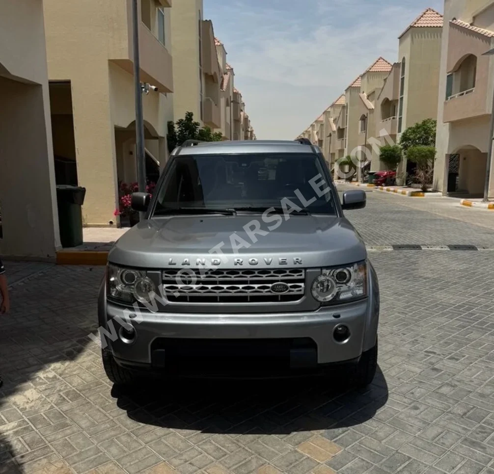 Land Rover  LR4  SE  2013  Automatic  190,000 Km  8 Cylinder  Four Wheel Drive (4WD)  SUV  Gray Metallic