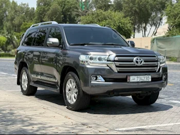 Toyota  Land Cruiser  GXR  2019  Automatic  124,000 Km  6 Cylinder  Four Wheel Drive (4WD)  SUV  Gray
