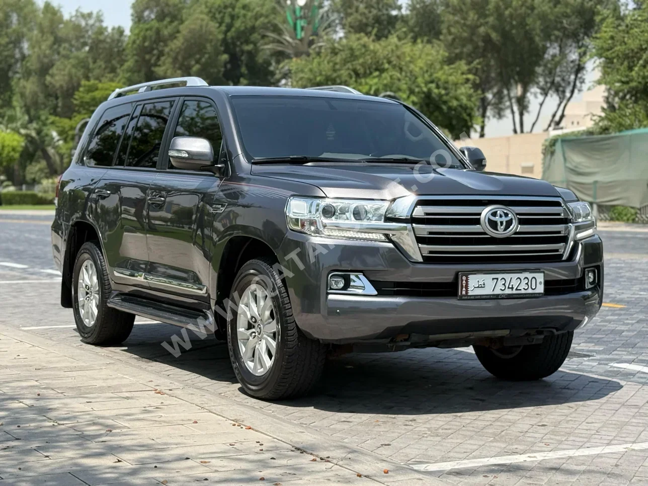 Toyota  Land Cruiser  GXR  2019  Automatic  124,000 Km  6 Cylinder  Four Wheel Drive (4WD)  SUV  Gray