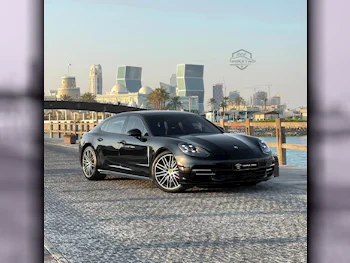Porsche  Panamera  4  2018  Automatic  62,450 Km  6 Cylinder  Rear Wheel Drive (RWD)  Sedan  Black