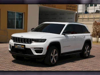 Jeep  Grand Cherokee  Limited  2022  Automatic  57,000 Km  6 Cylinder  Four Wheel Drive (4WD)  SUV  White  With Warranty
