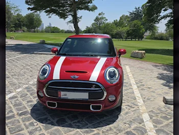 Mini  Cooper  S  2016  Automatic  84,000 Km  4 Cylinder  Front Wheel Drive (FWD)  Hatchback  Red