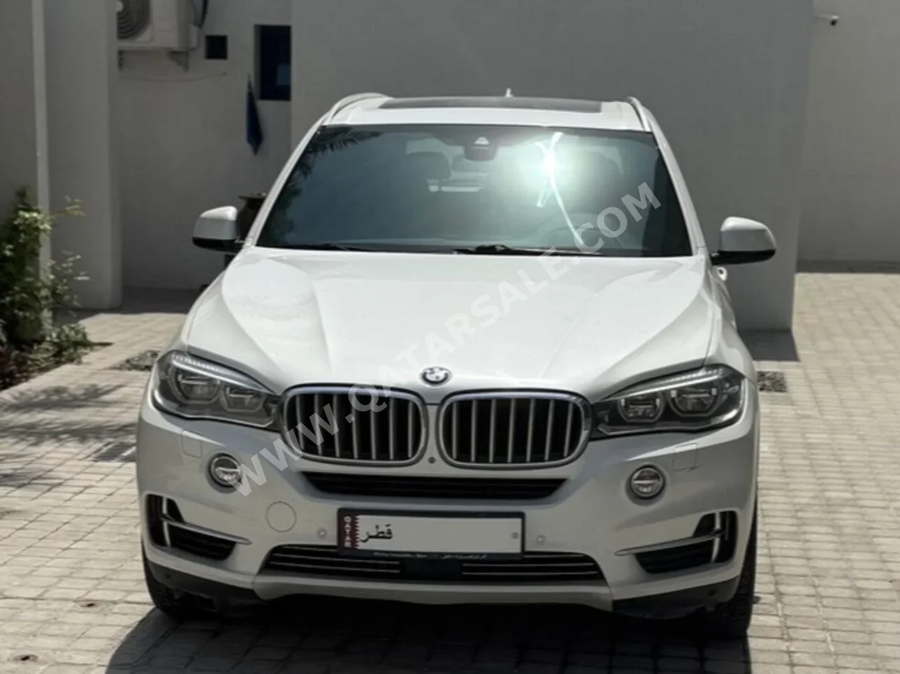 BMW  X-Series  X5 M  2016  Automatic  124,000 Km  8 Cylinder  Four Wheel Drive (4WD)  SUV  White Sand