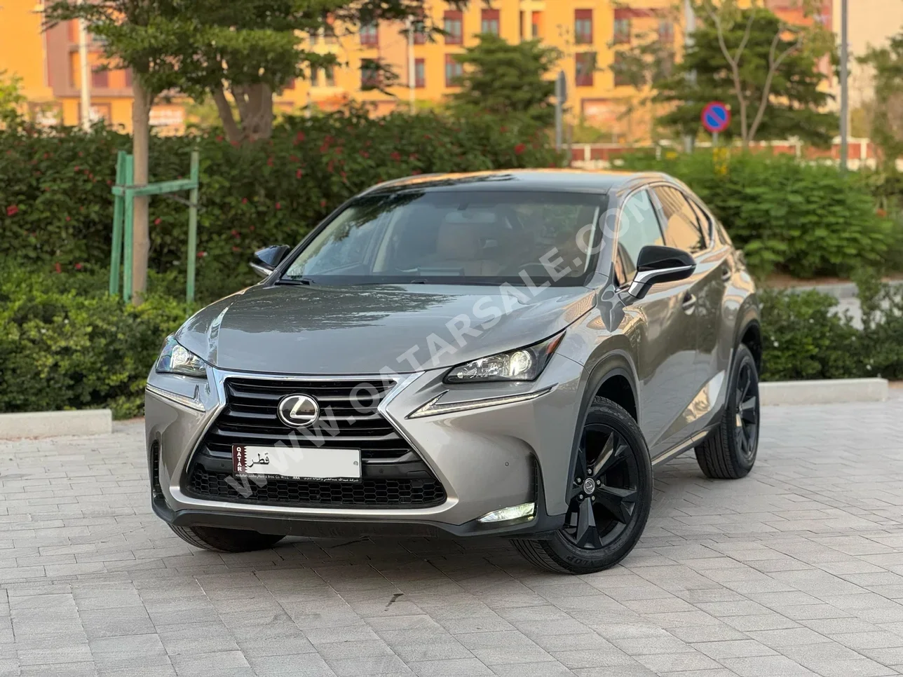 Lexus  NX  200 T  2017  Automatic  129,000 Km  4 Cylinder  All Wheel Drive (AWD)  SUV  Silver