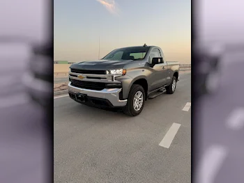 Chevrolet  Silverado  LT  2021  Automatic  21,000 Km  8 Cylinder  Four Wheel Drive (4WD)  Pick Up  Gray  With Warranty