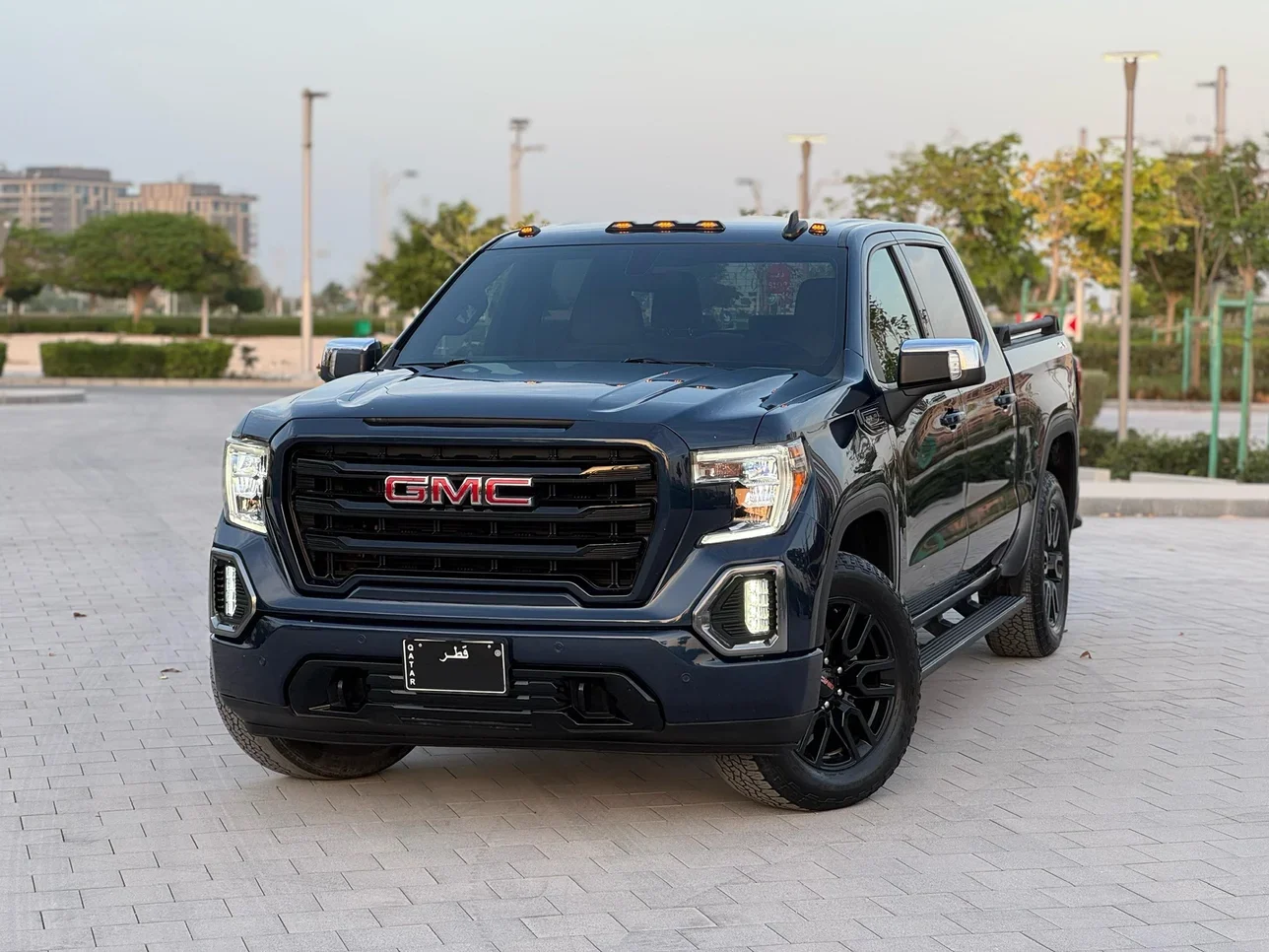 GMC  Sierra  Elevation  2019  Automatic  119,000 Km  8 Cylinder  Four Wheel Drive (4WD)  Pick Up  Dark Blue