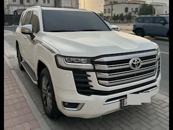 Toyota  Land Cruiser  VX  2022  Automatic  47,500 Km  6 Cylinder  Four Wheel Drive (4WD)  SUV  White