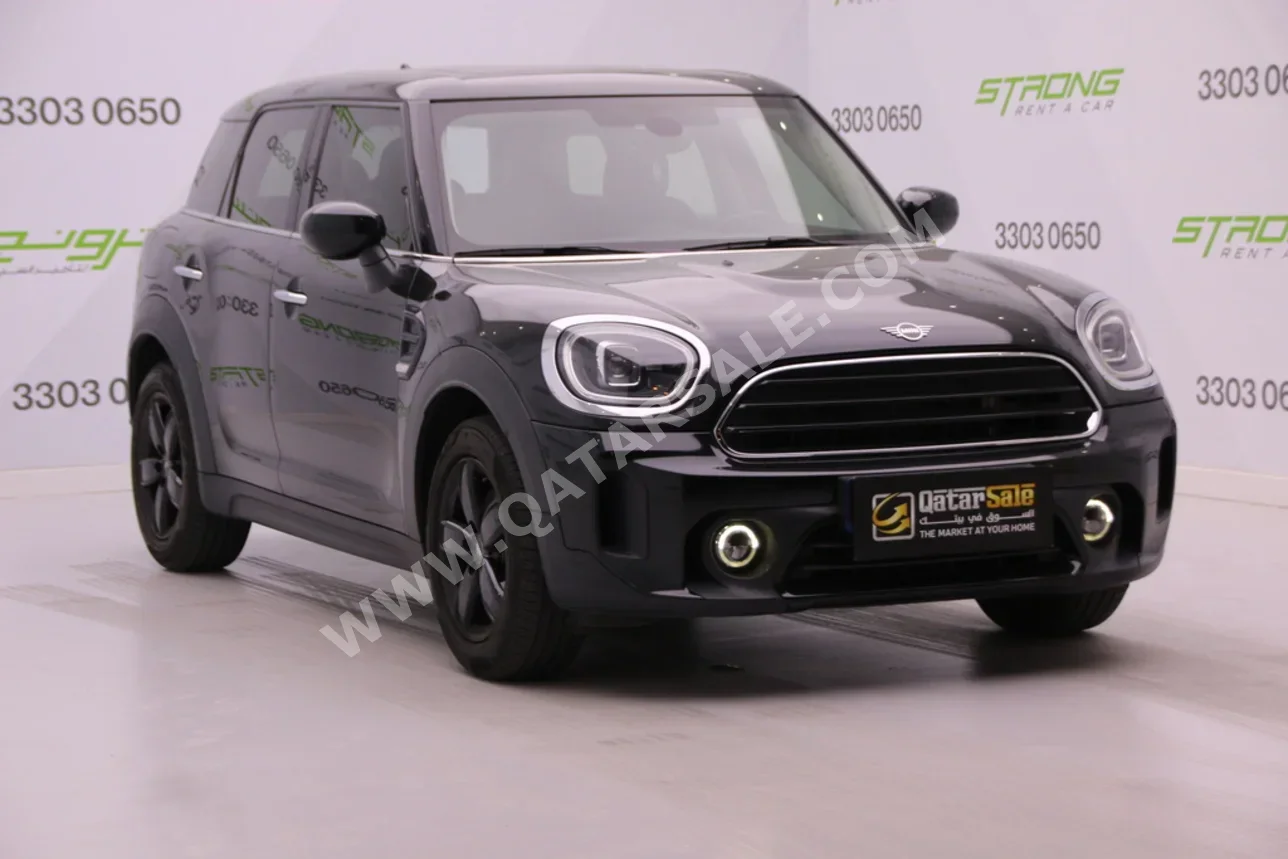 Mini  Cooper  CountryMan  2023  Automatic  30,000 Km  3 Cylinder  Rear Wheel Drive (RWD)  Hatchback  Black  With Warranty