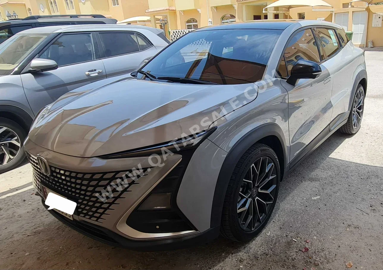 Changan  UNI-T  2023  Automatic  33,000 Km  4 Cylinder  All Wheel Drive (AWD)  SUV  Silver and Black  With Warranty