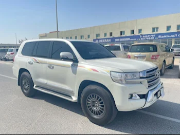 Toyota  Land Cruiser  GXR  2016  Automatic  424,000 Km  8 Cylinder  Four Wheel Drive (4WD)  SUV  White