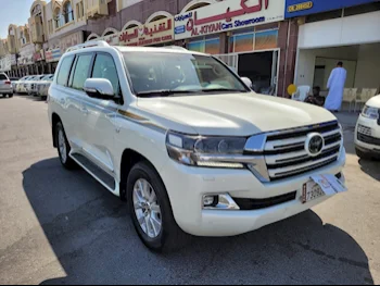 Toyota  Land Cruiser  VXR White Edition  2018  Automatic  131,000 Km  8 Cylinder  Four Wheel Drive (4WD)  SUV  White