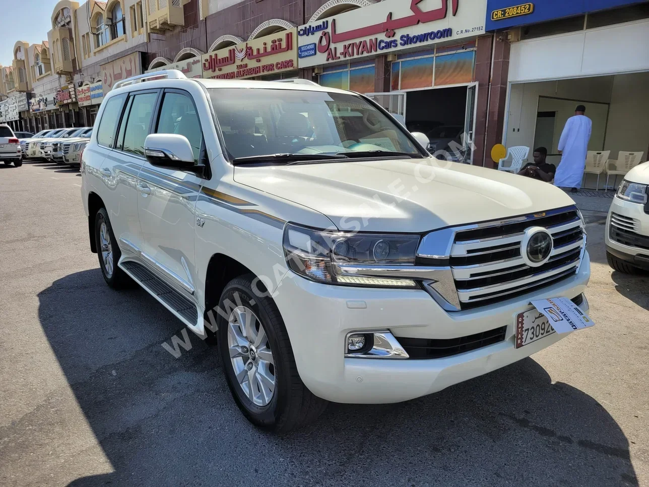 Toyota  Land Cruiser  VXR White Edition  2018  Automatic  131,000 Km  8 Cylinder  Four Wheel Drive (4WD)  SUV  White