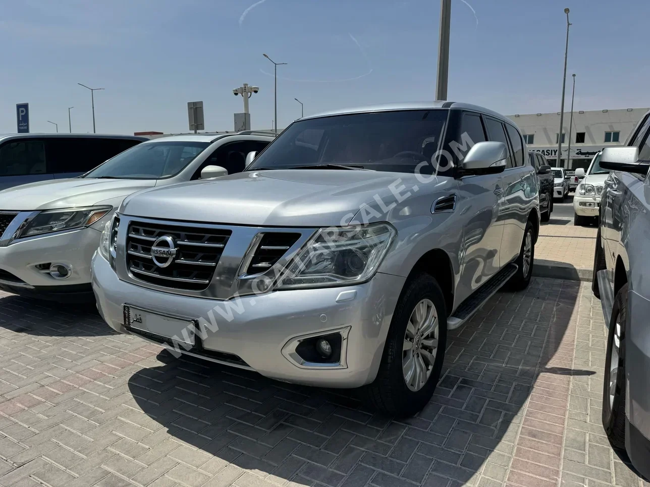 Nissan  Patrol  SE  2016  Automatic  350,000 Km  8 Cylinder  Four Wheel Drive (4WD)  SUV  Silver
