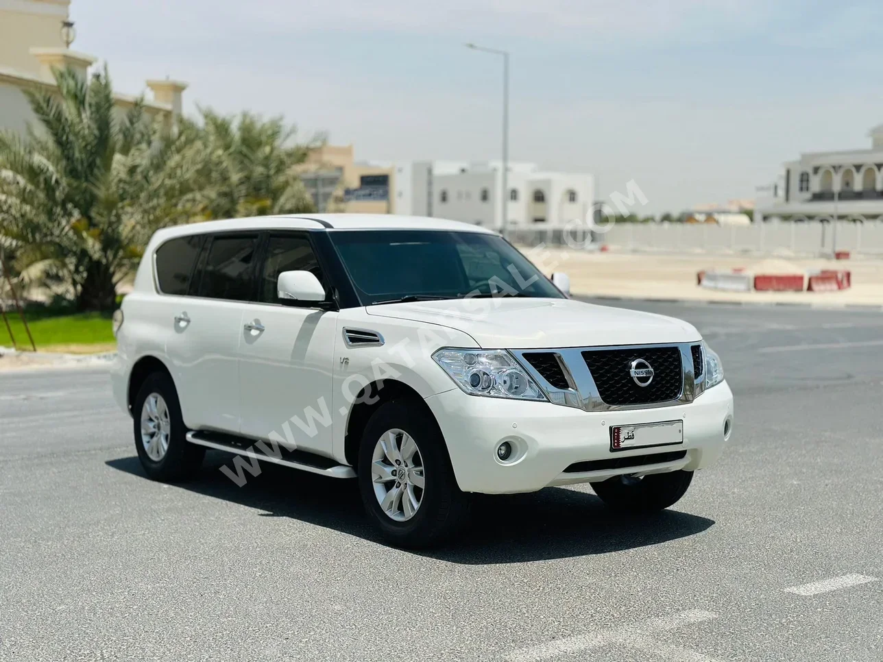 Nissan  Patrol  SE  2014  Automatic  233,000 Km  8 Cylinder  Four Wheel Drive (4WD)  SUV  White