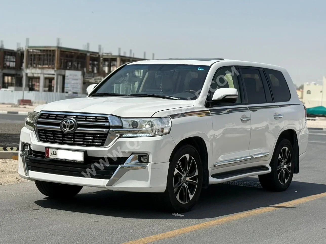 Toyota  Land Cruiser  GXR  2015  Automatic  351,000 Km  8 Cylinder  Four Wheel Drive (4WD)  SUV  White