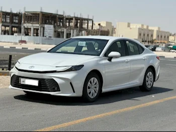  تويوتا  كامري  2025  اوتوماتيك  0 كم  4 سلندر  سحب امامي  سيدان  أبيض  تحت الضمان