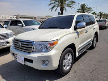 Toyota  Land Cruiser  VXR  2013  Automatic  278,000 Km  8 Cylinder  Four Wheel Drive (4WD)  SUV  White