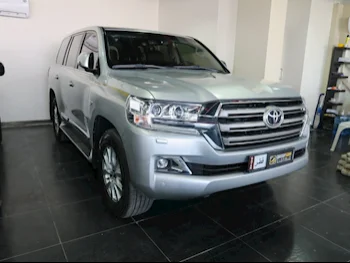 Toyota  Land Cruiser  VXR  2021  Automatic  42,000 Km  8 Cylinder  Four Wheel Drive (4WD)  SUV  Silver